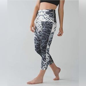 Lululemon Wunder Under *SE Dance Crop Pant